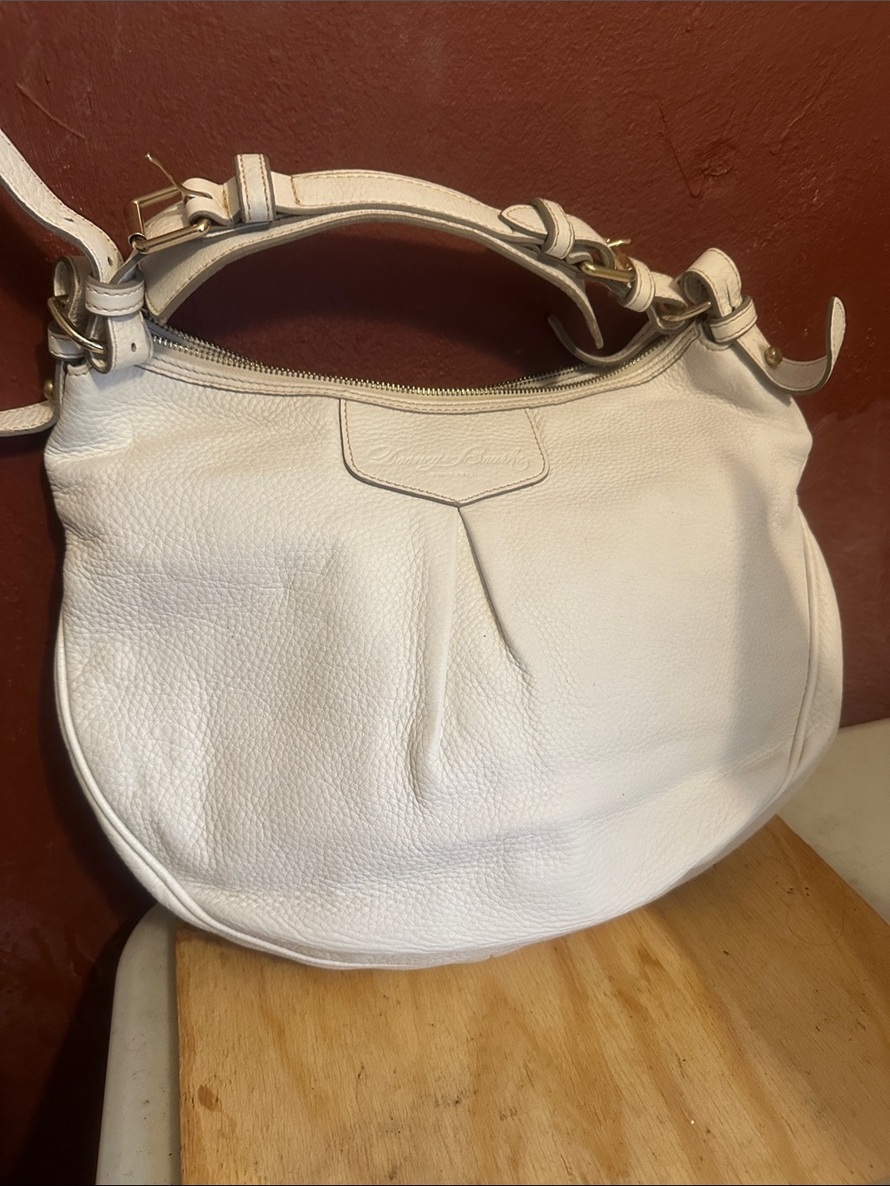 White Leather Dooney and Bourke purse shoulder handbag preowned medium bag